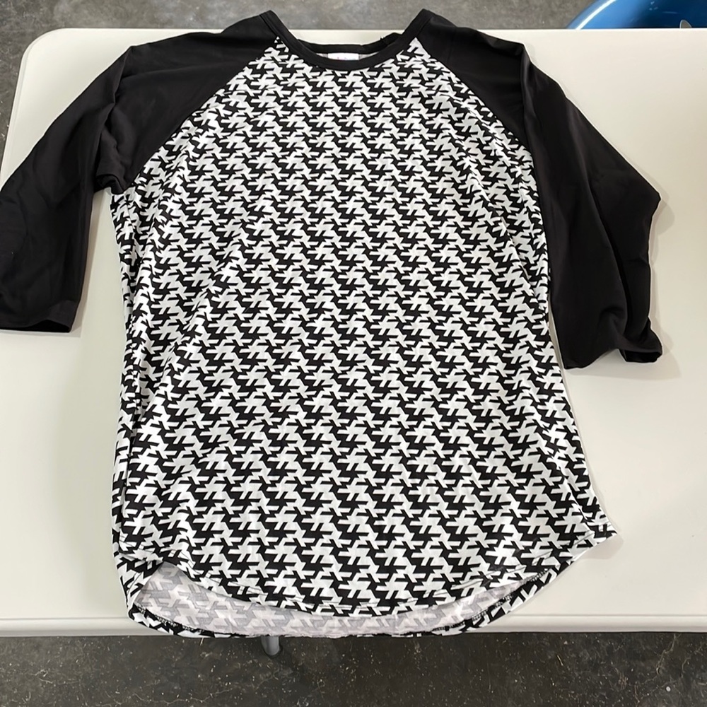 LuLaRoe 3/4 length sleeve shirt.  Size xl